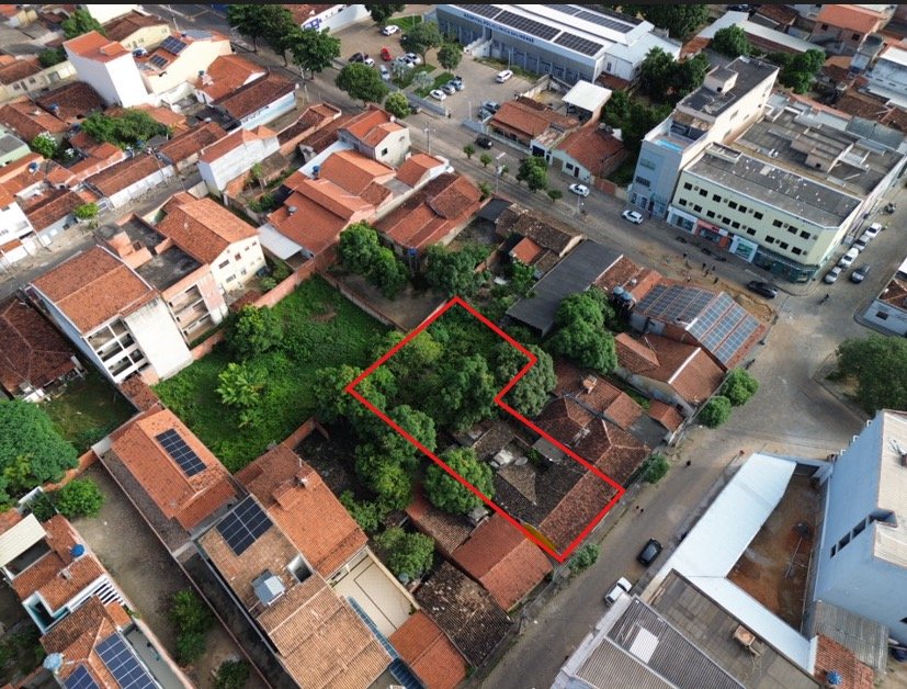 Outra vista aérea do terreno demarcado