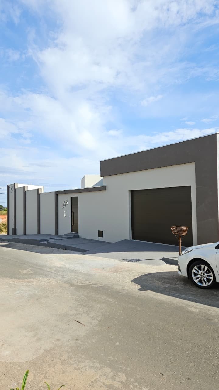 Fachada de casa moderna disponível para venda em Salinas